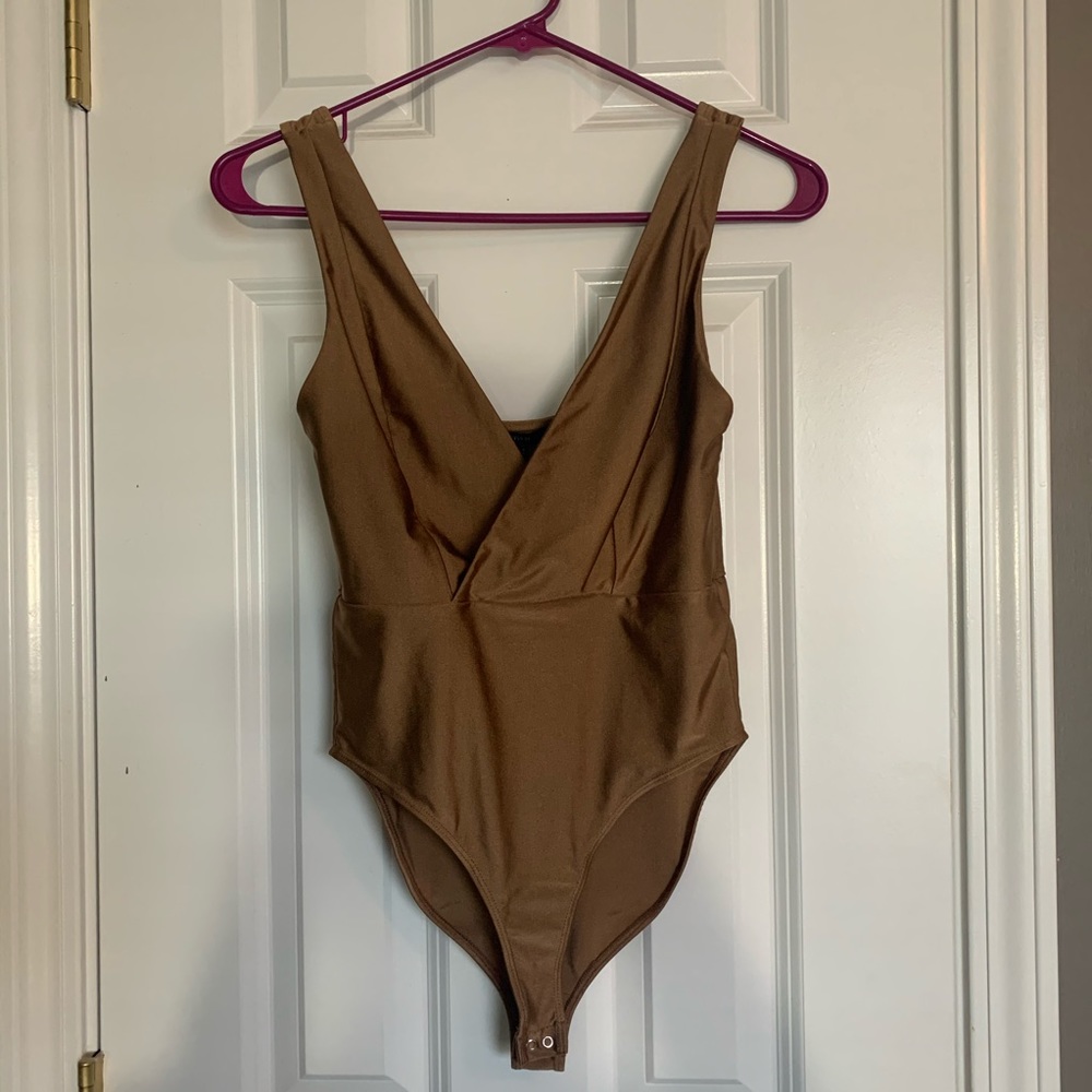 🤎🤍 Tank top V neck body suit